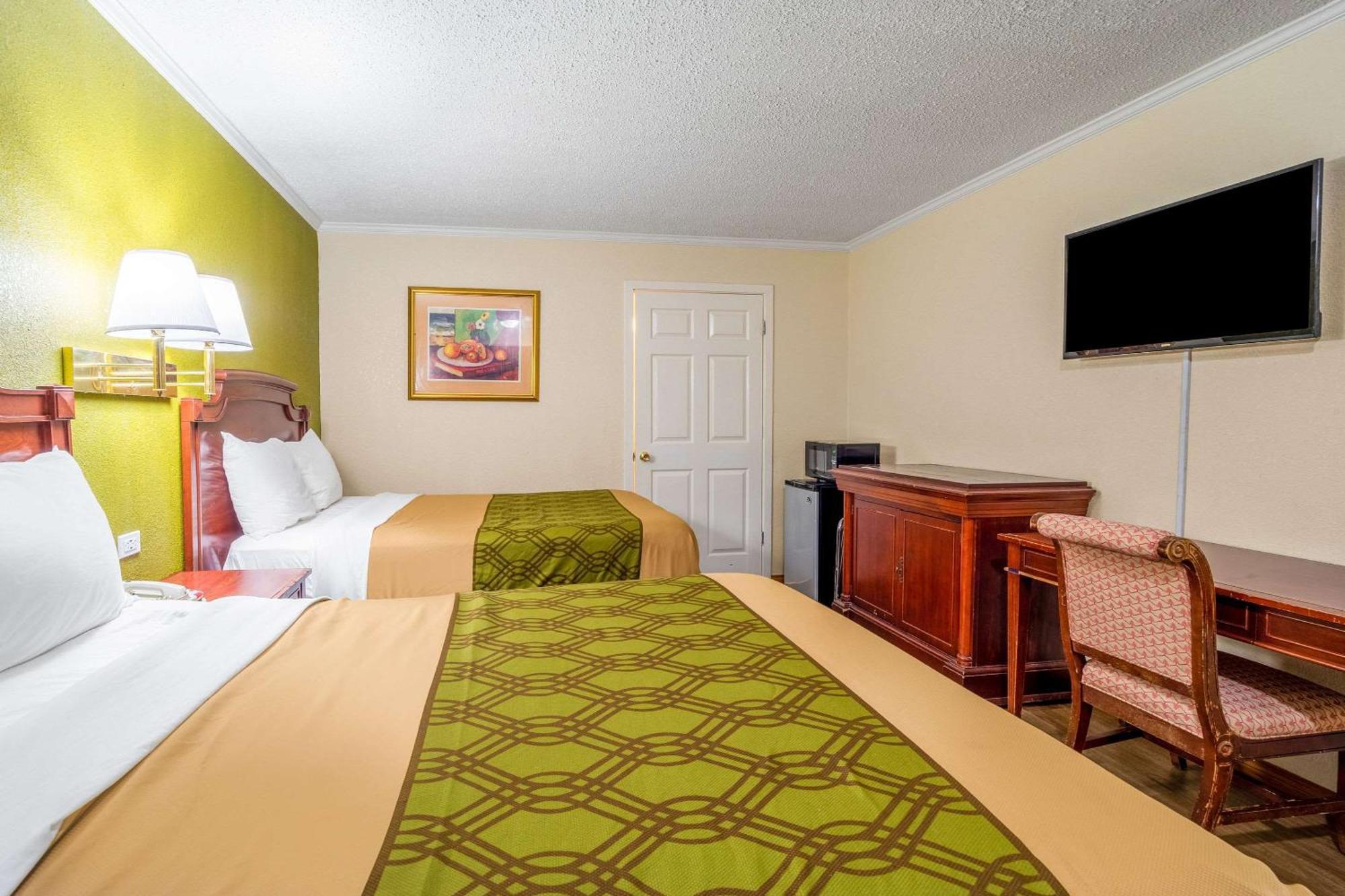 Rodeway Inn & Suites Fort Jackson Columbia Exteriör bild