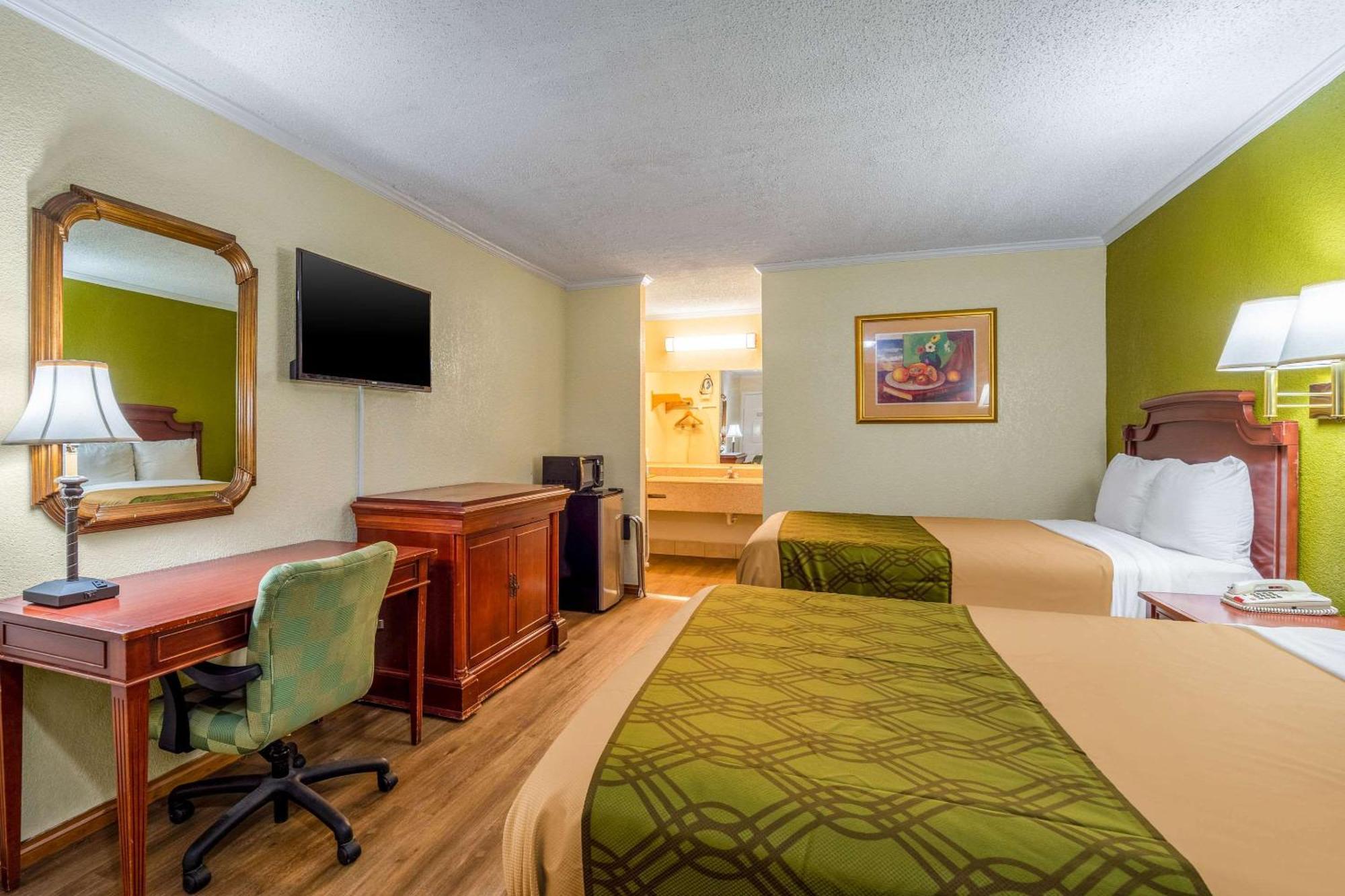 Rodeway Inn & Suites Fort Jackson Columbia Exteriör bild