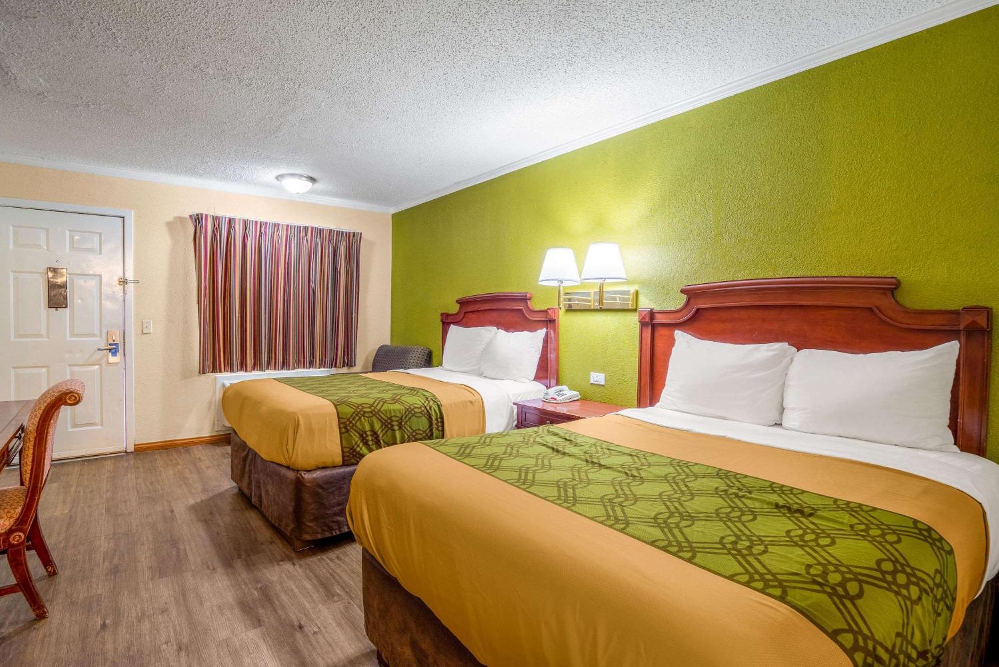 Rodeway Inn & Suites Fort Jackson Columbia Exteriör bild