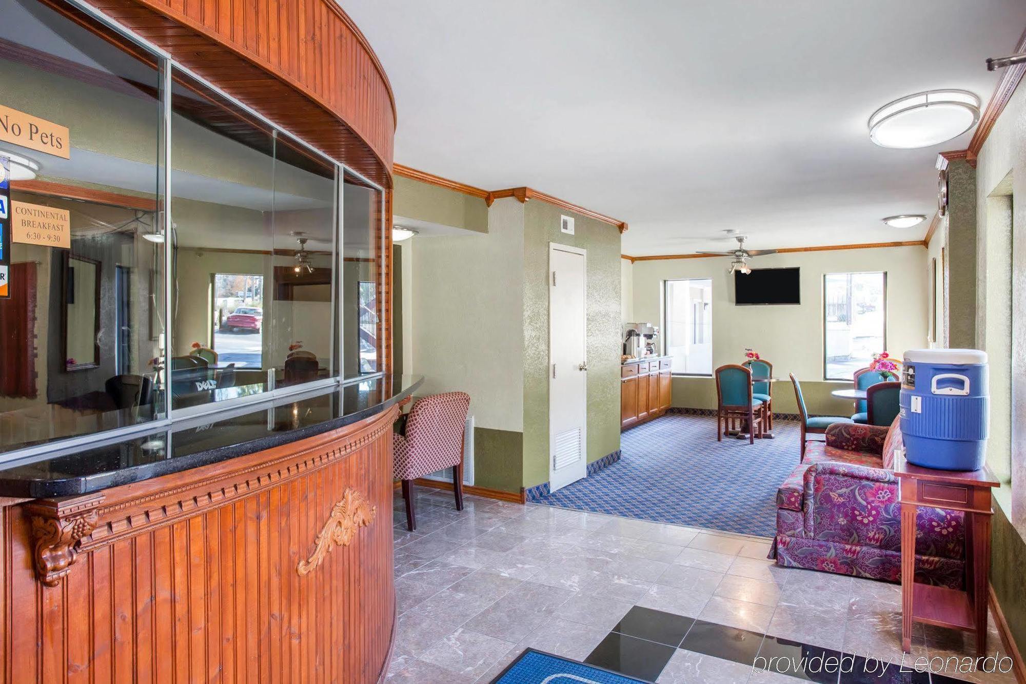 Rodeway Inn & Suites Fort Jackson Columbia Exteriör bild